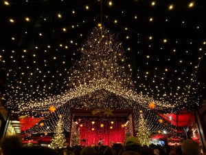 ケルン大聖堂前のクリスマスマーケット